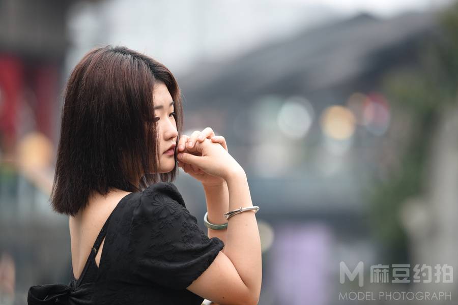 情绪模特
