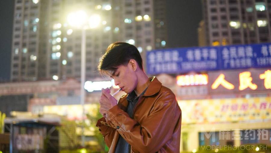情绪模特