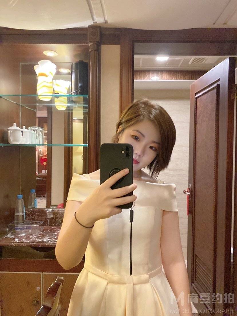 纪实模特