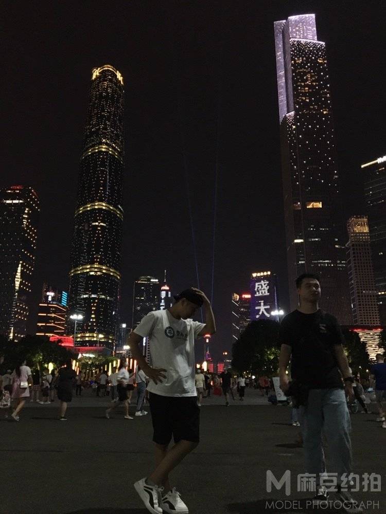 夜景模特