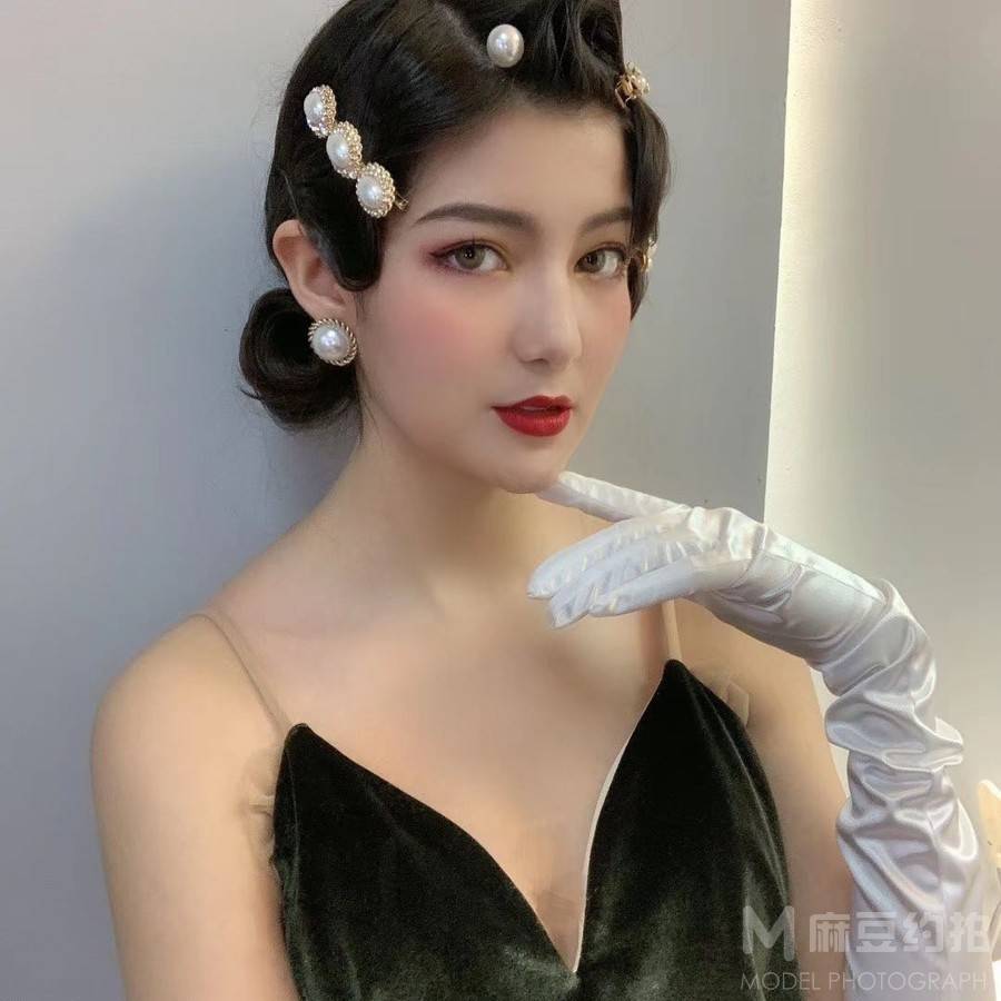 妆容模特