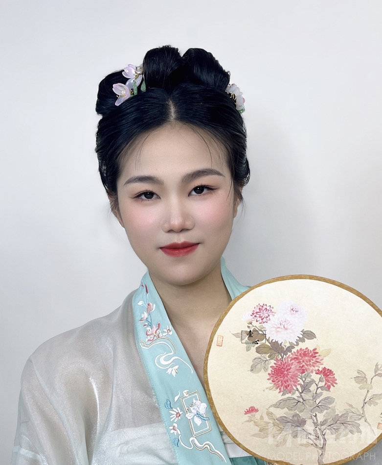 妆容模特