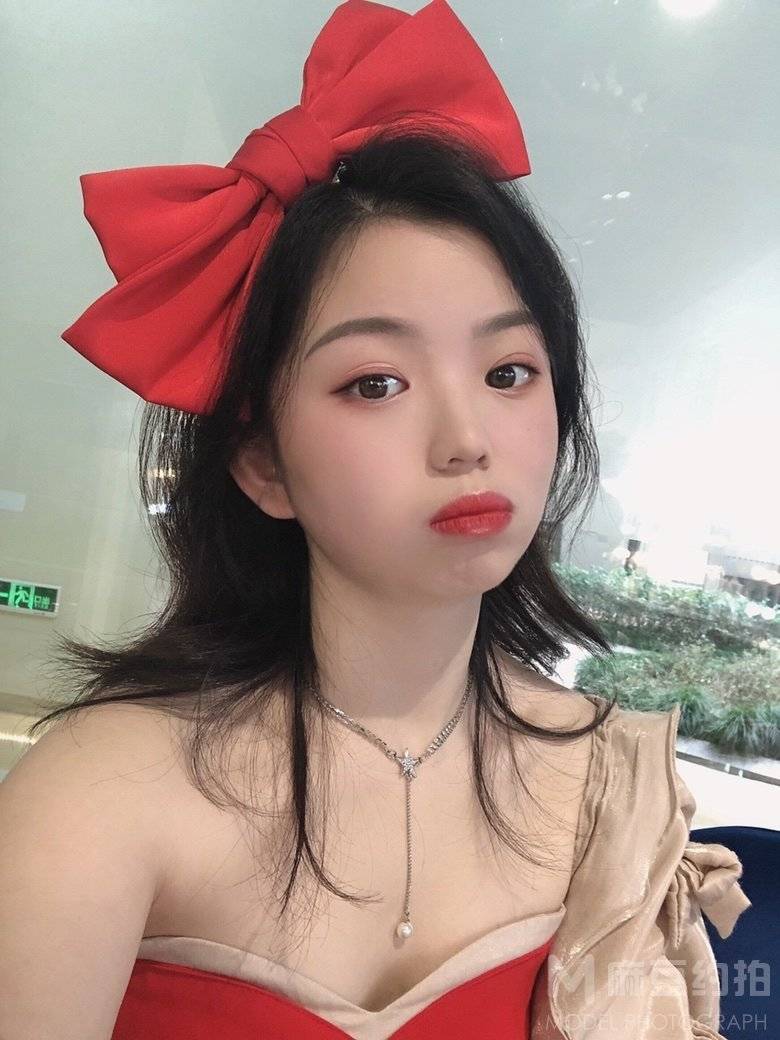 清新模特
