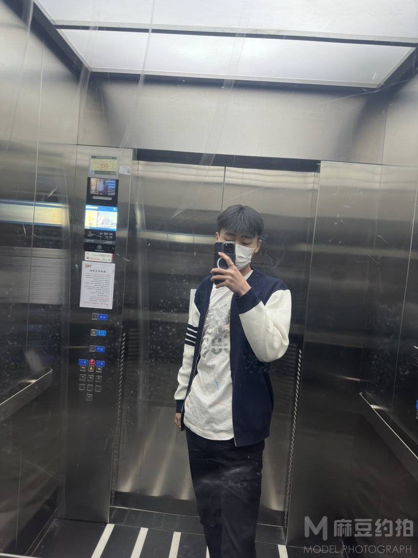黑白模特