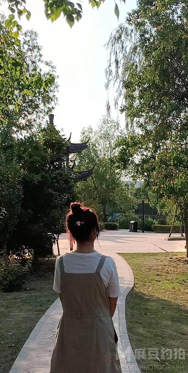 校园模特