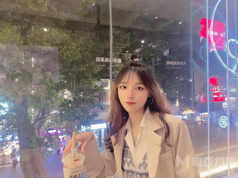 校园模特