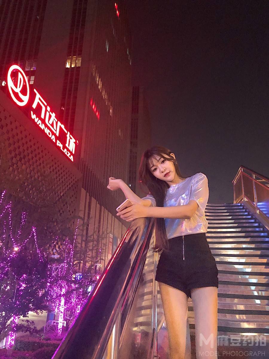 夜景模特