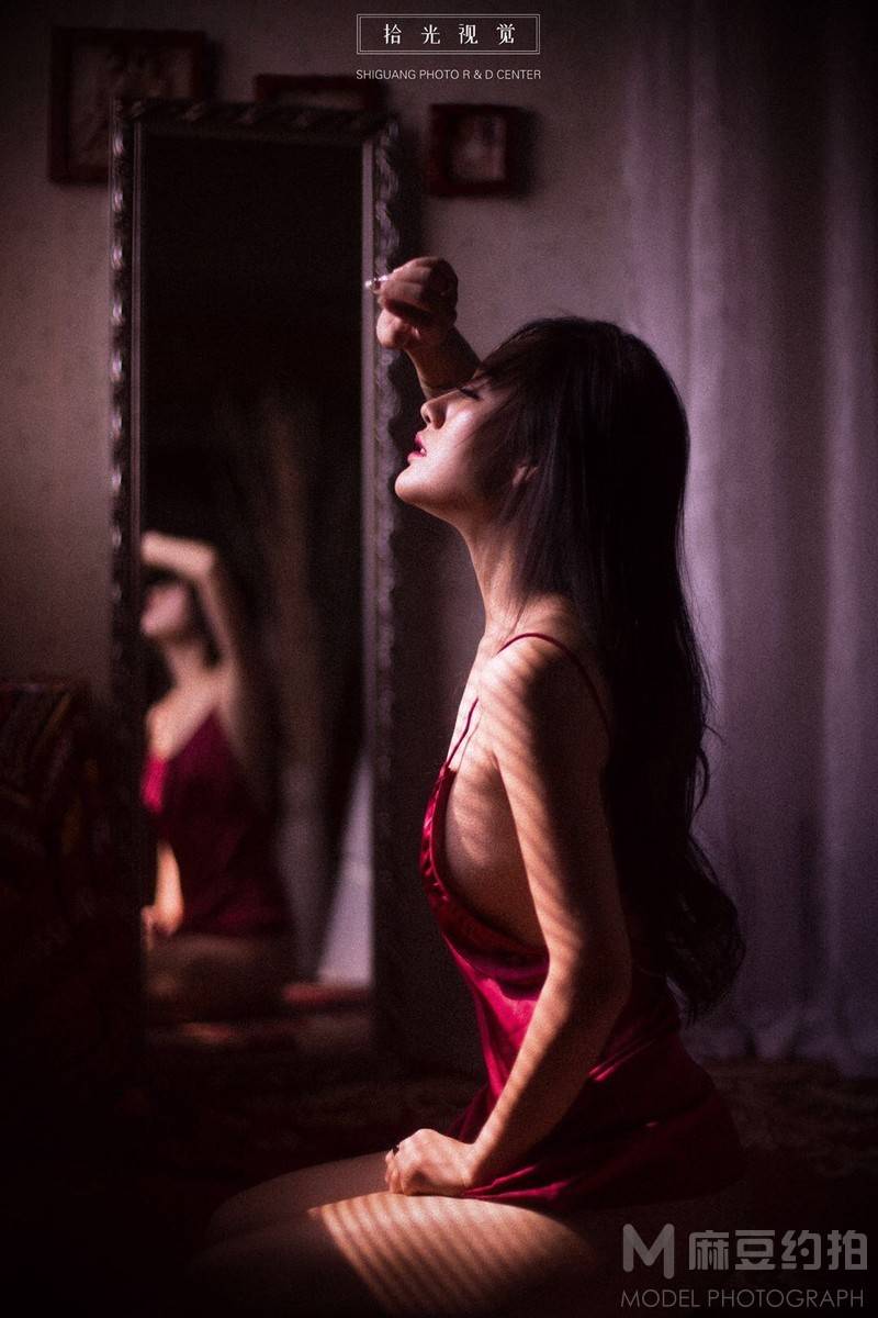 情绪模特