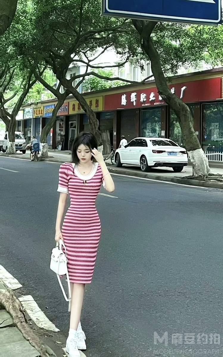 校园模特