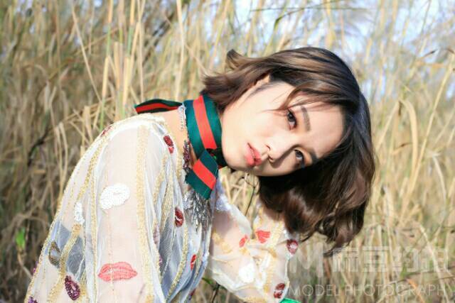 情绪模特