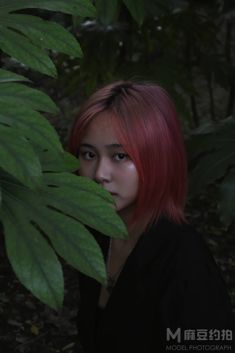 情绪模特