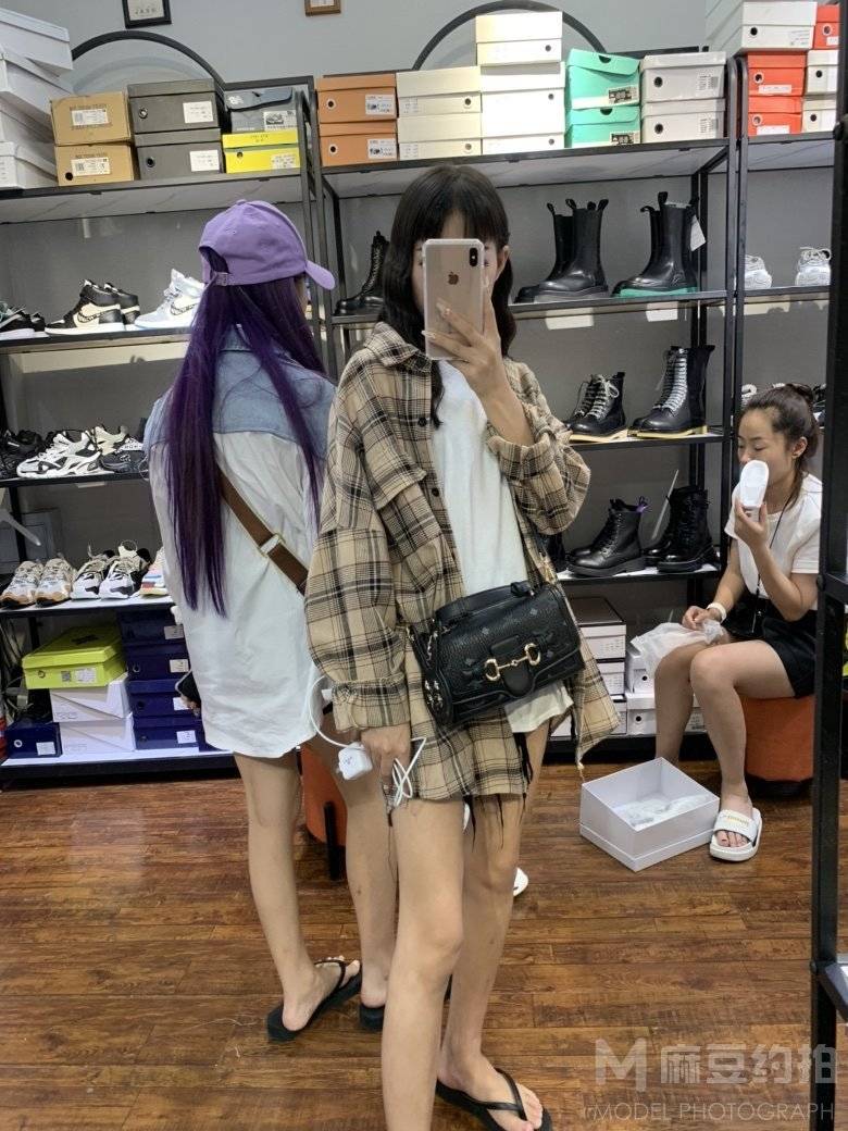 黑白模特