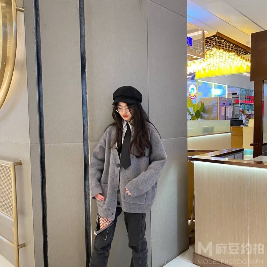 情绪模特