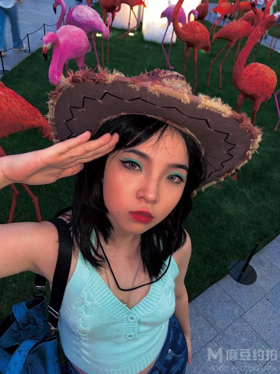 情绪模特