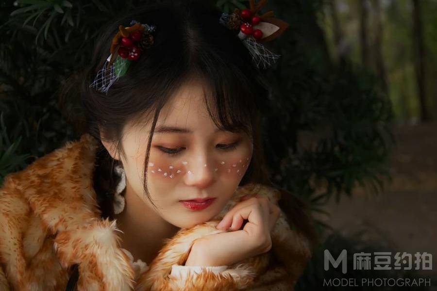 情绪模特