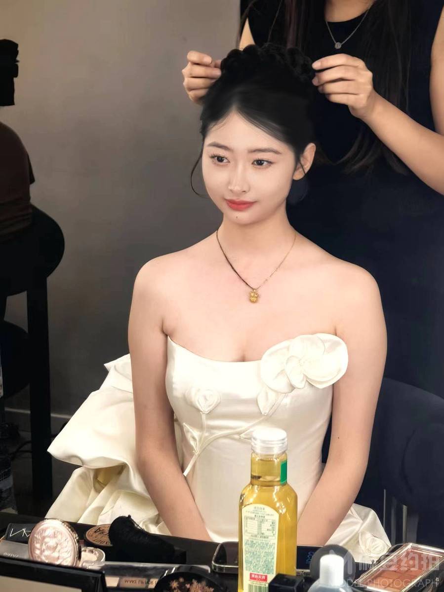 妆容模特