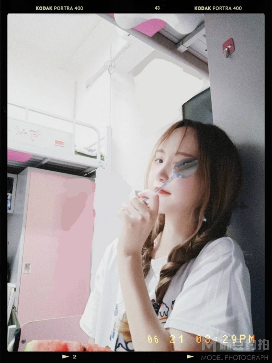 清新模特