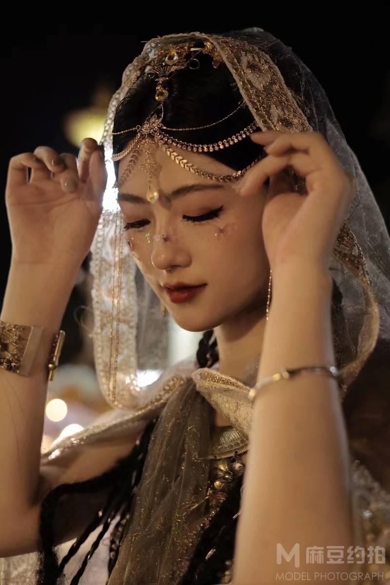 情绪模特