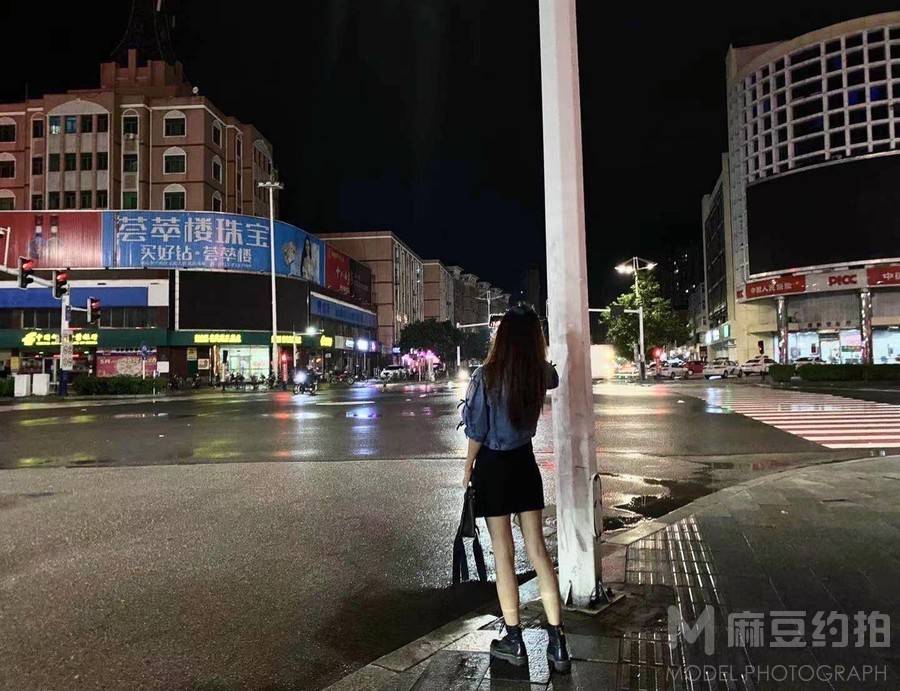 夜景模特