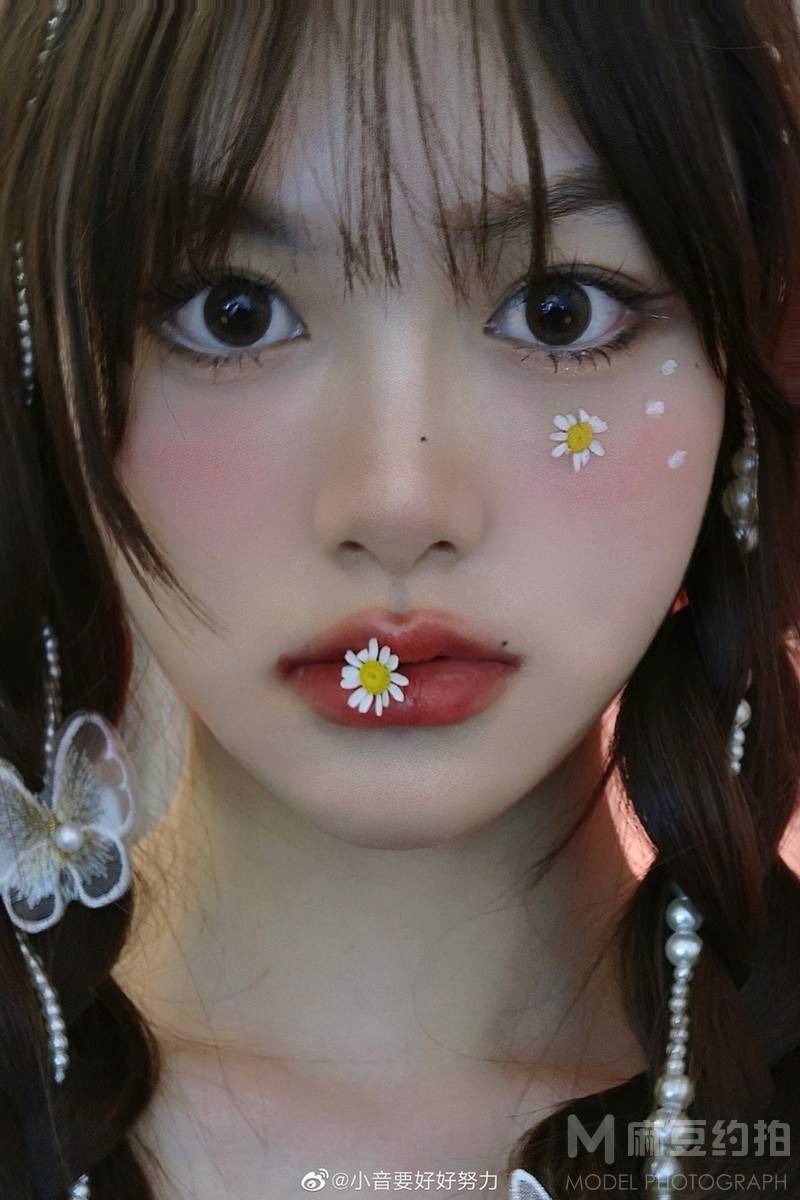妆容模特