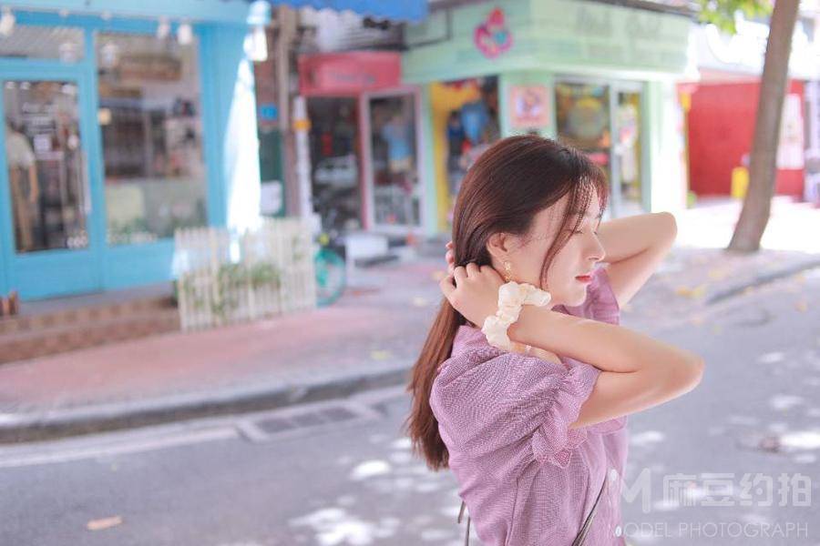 情绪模特