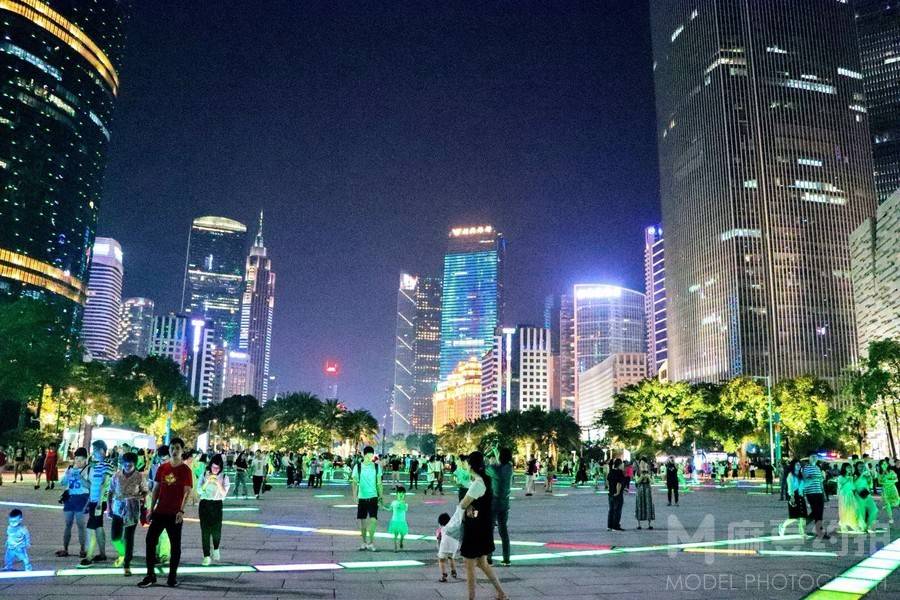 夜景模特