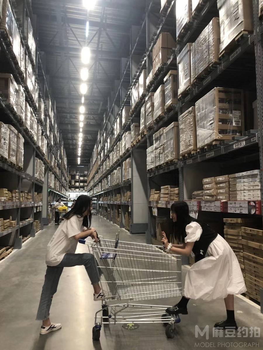校园模特