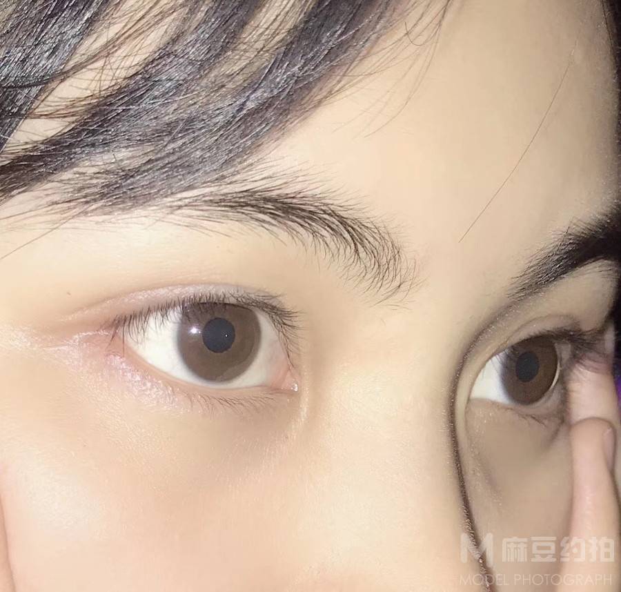 黑白模特