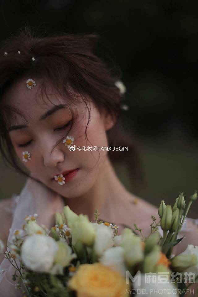 妆容模特