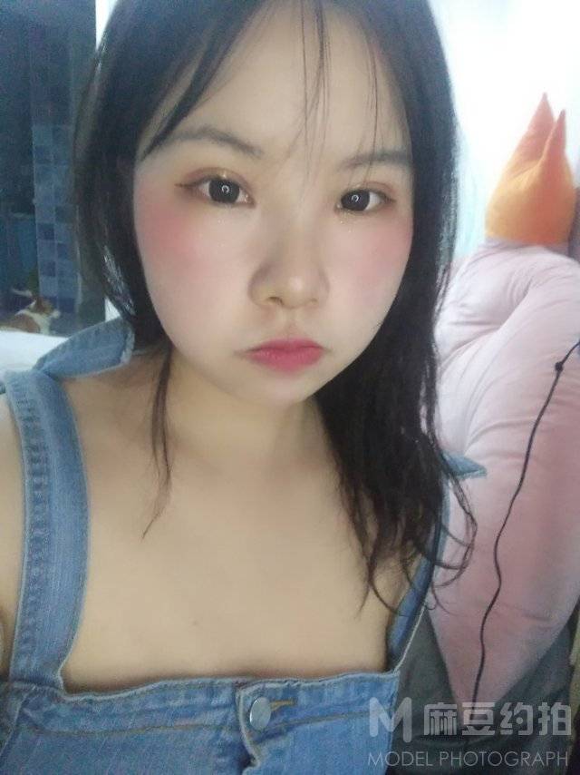 宝丽来模特