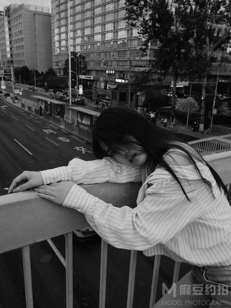 情绪模特
