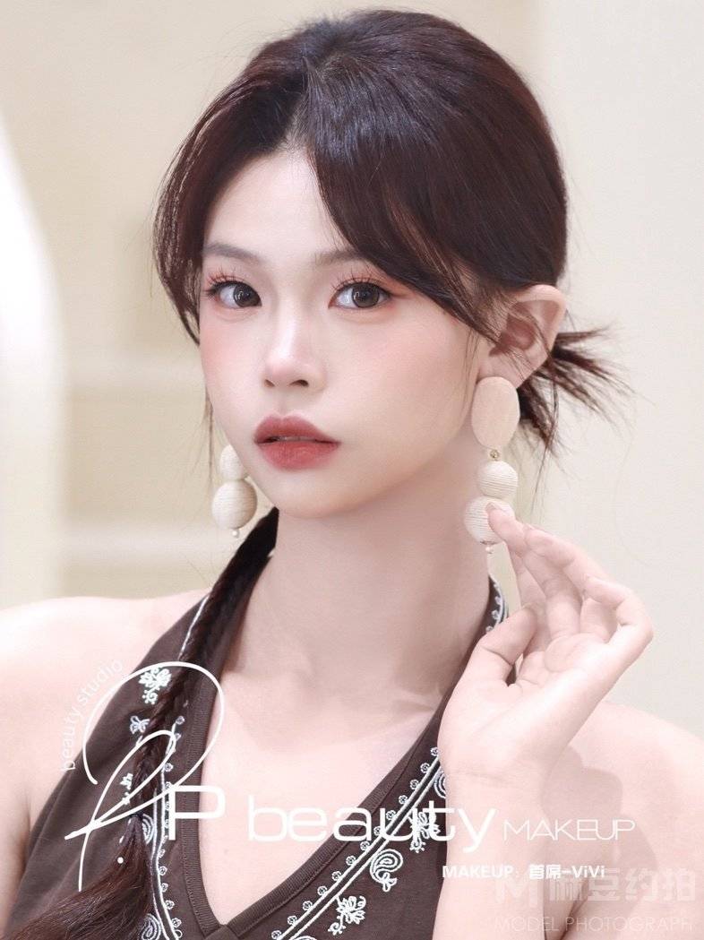 妆容模特