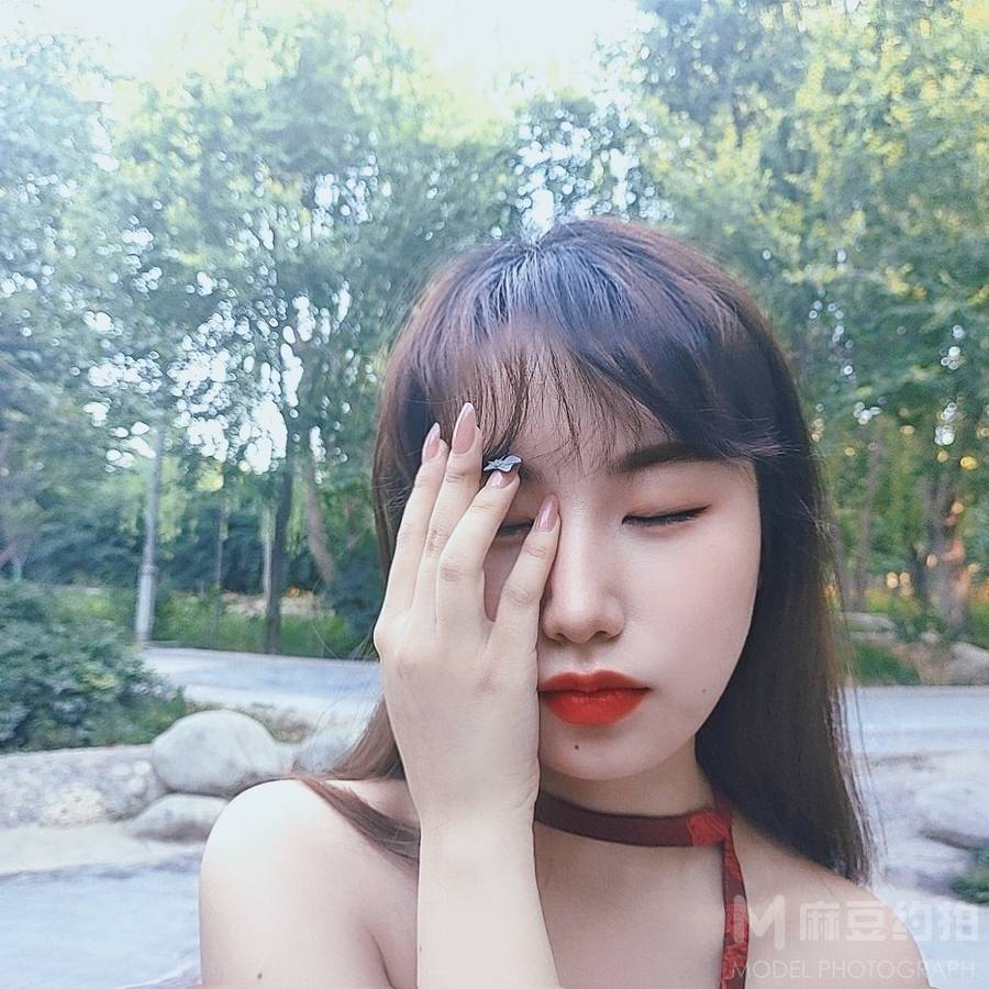 情绪模特