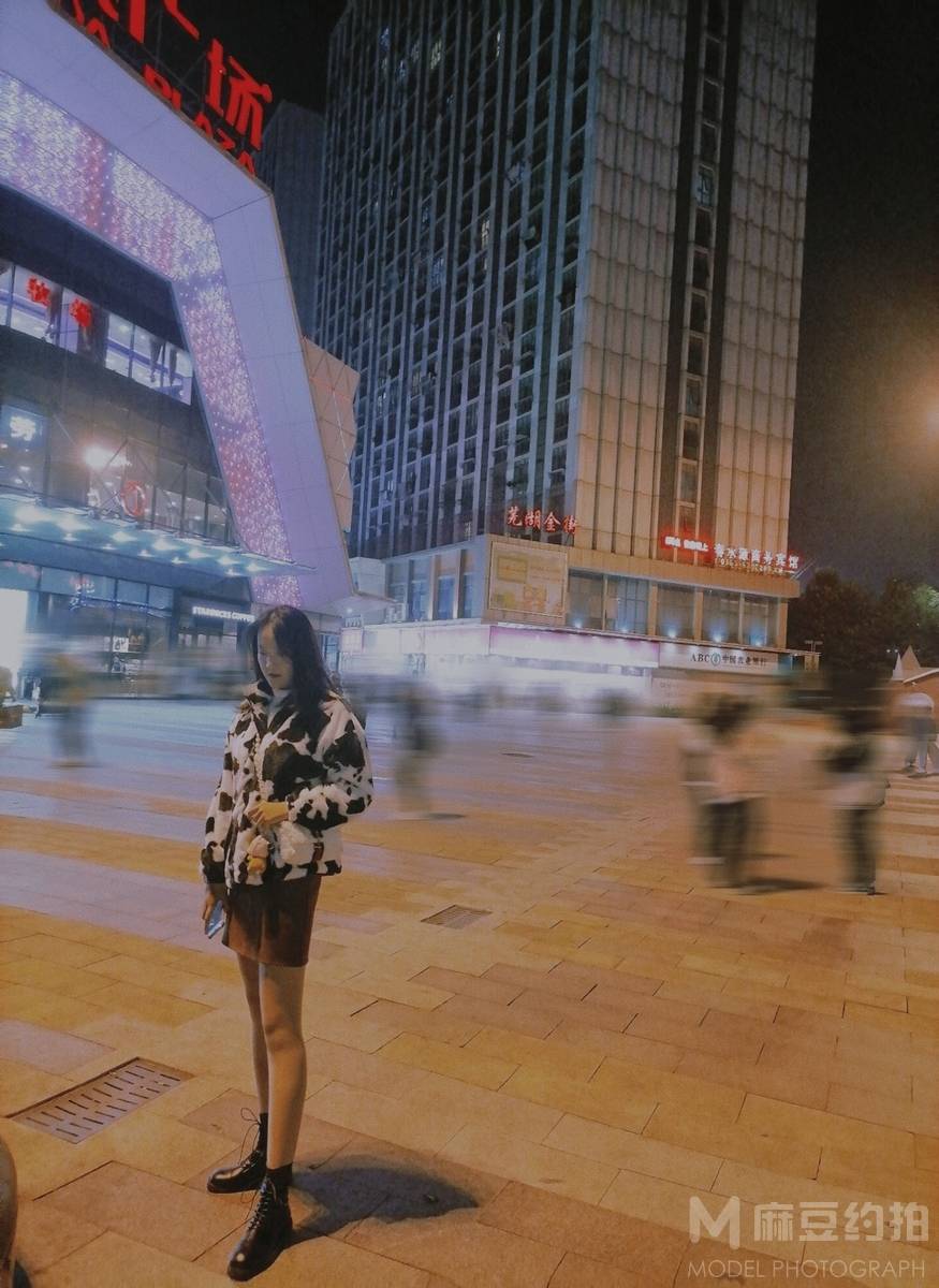 校园模特