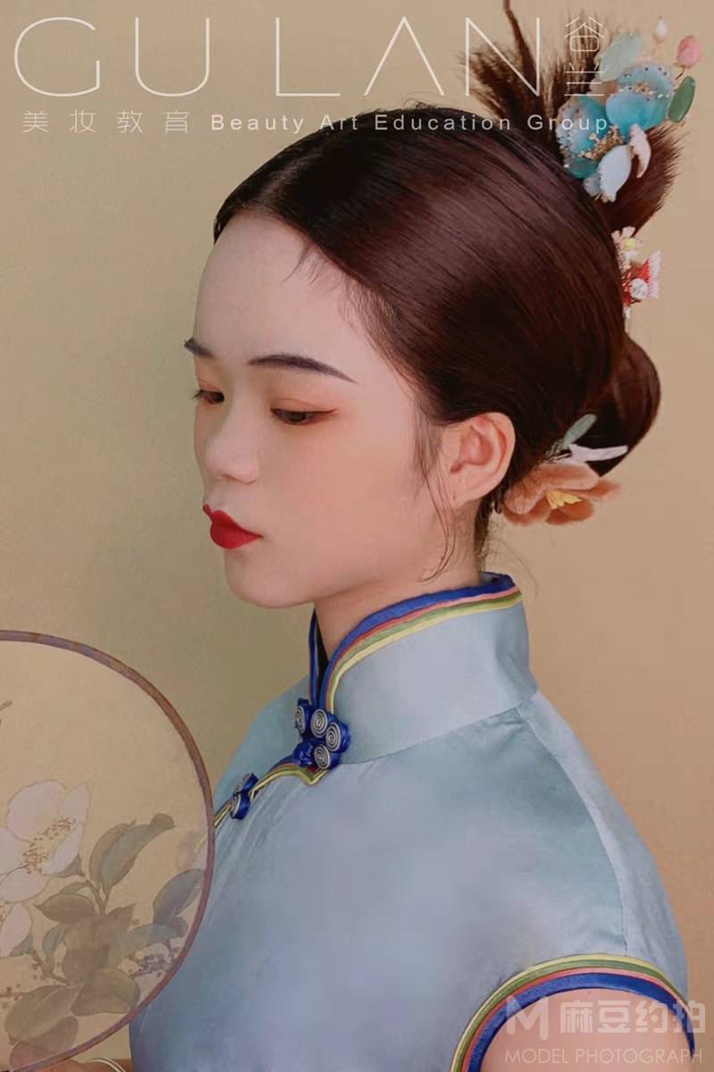 妆容模特