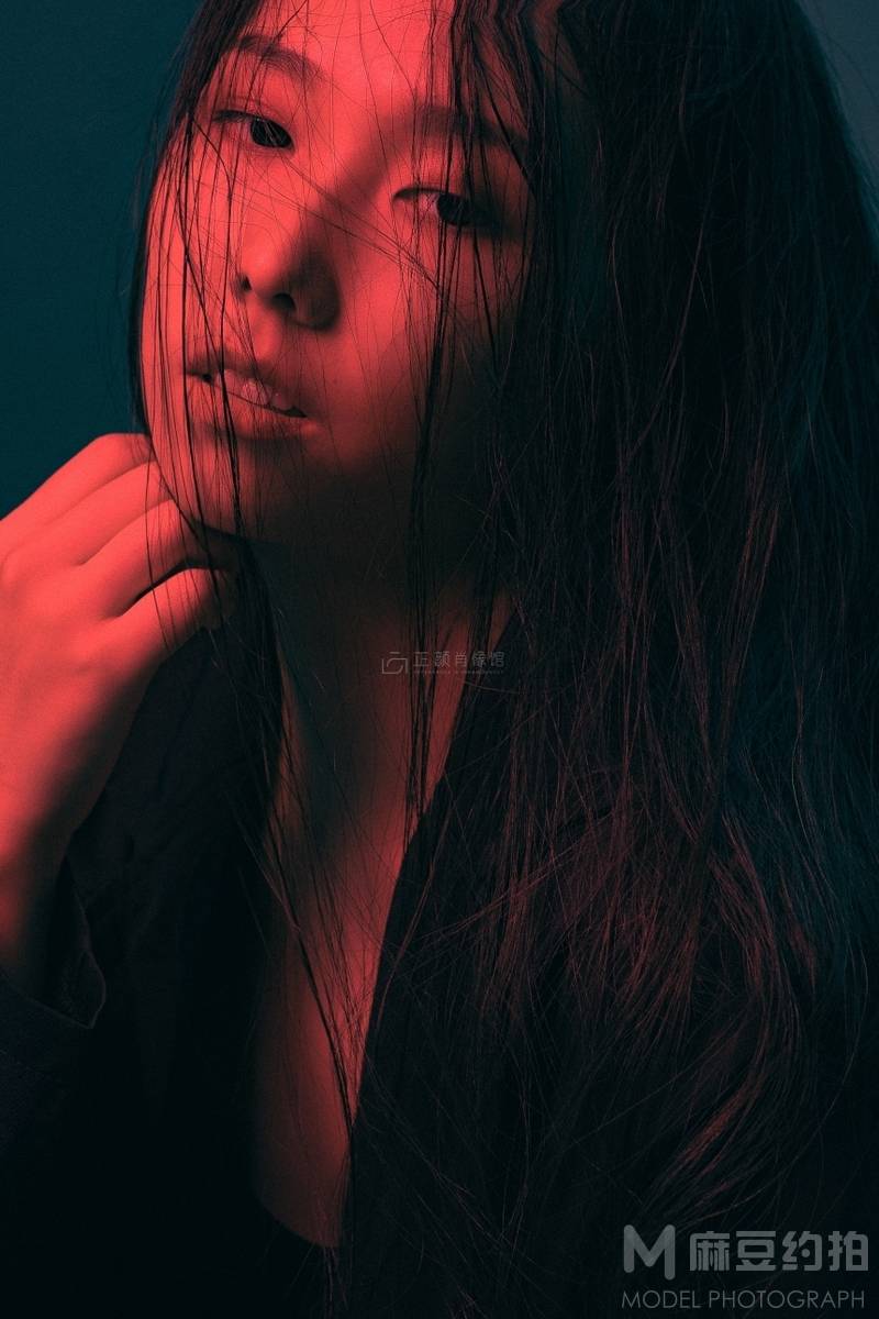 情绪模特