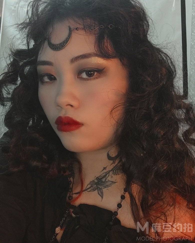 暗黑模特