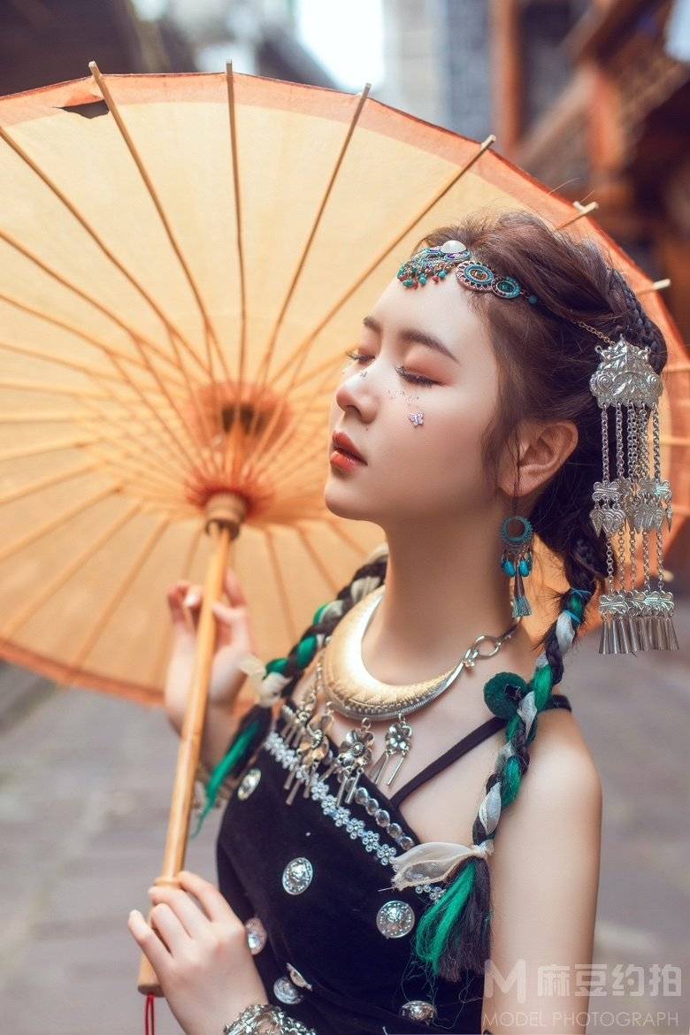 情绪模特