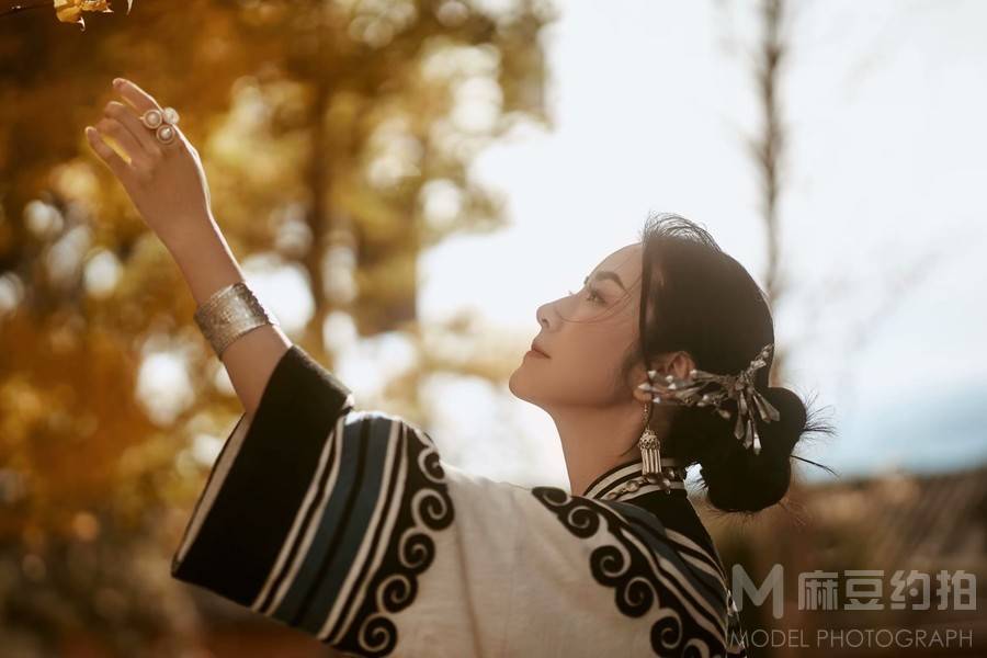 情绪模特