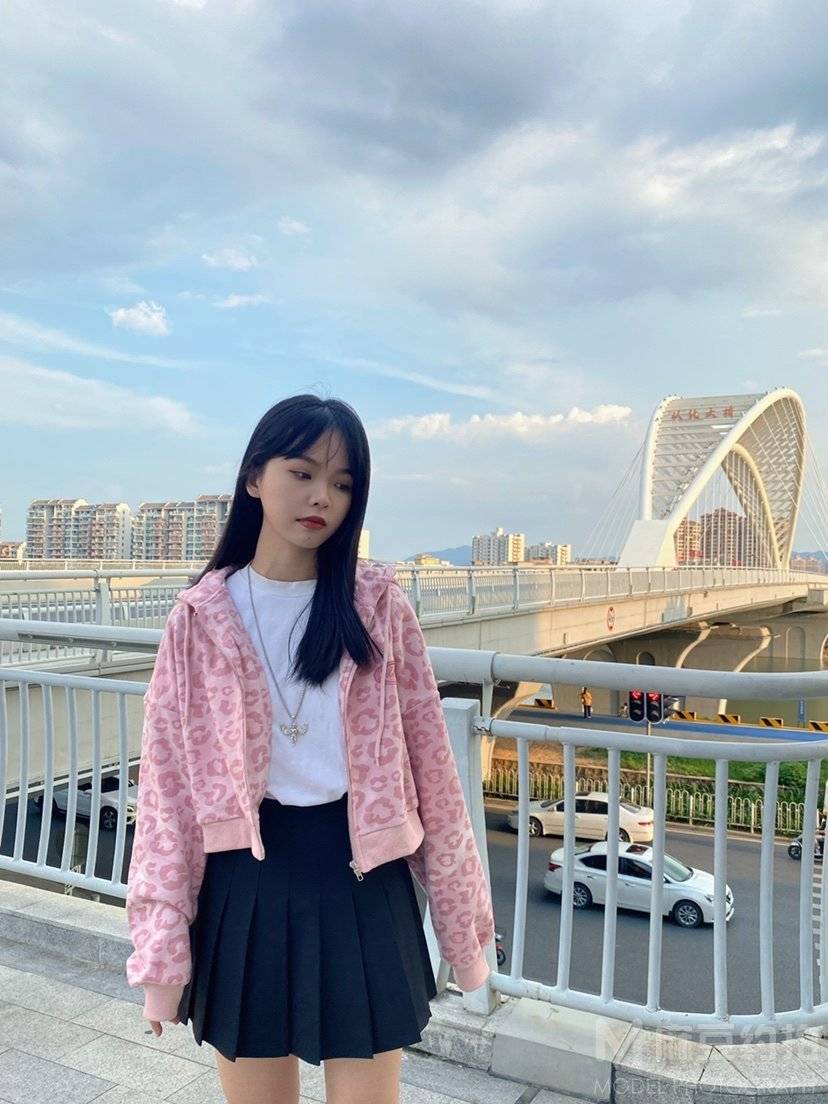 校园模特