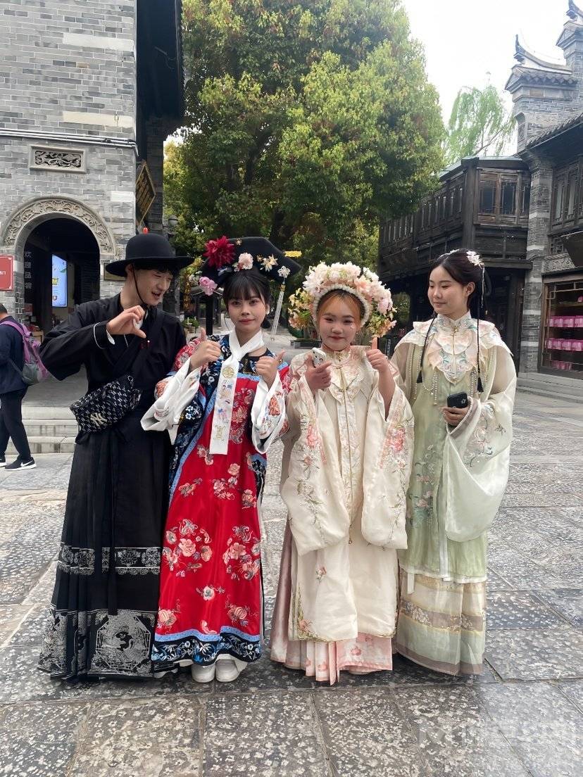 汉服模特