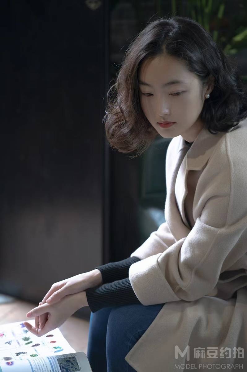 情绪模特