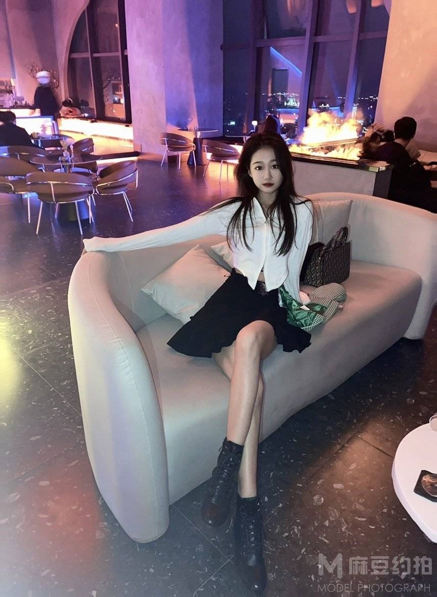 黑白模特