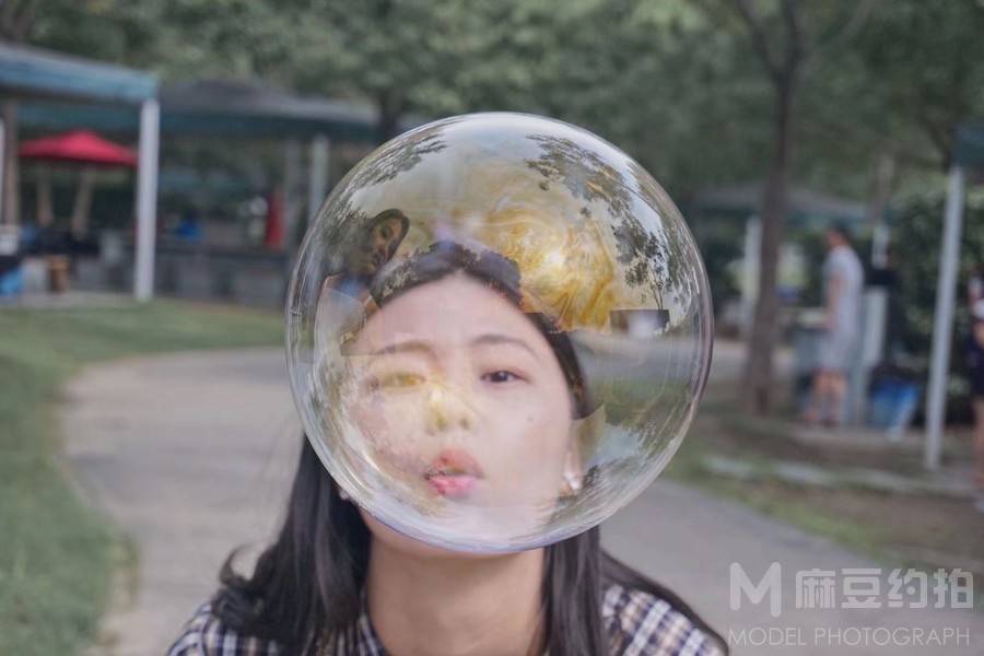 情绪模特