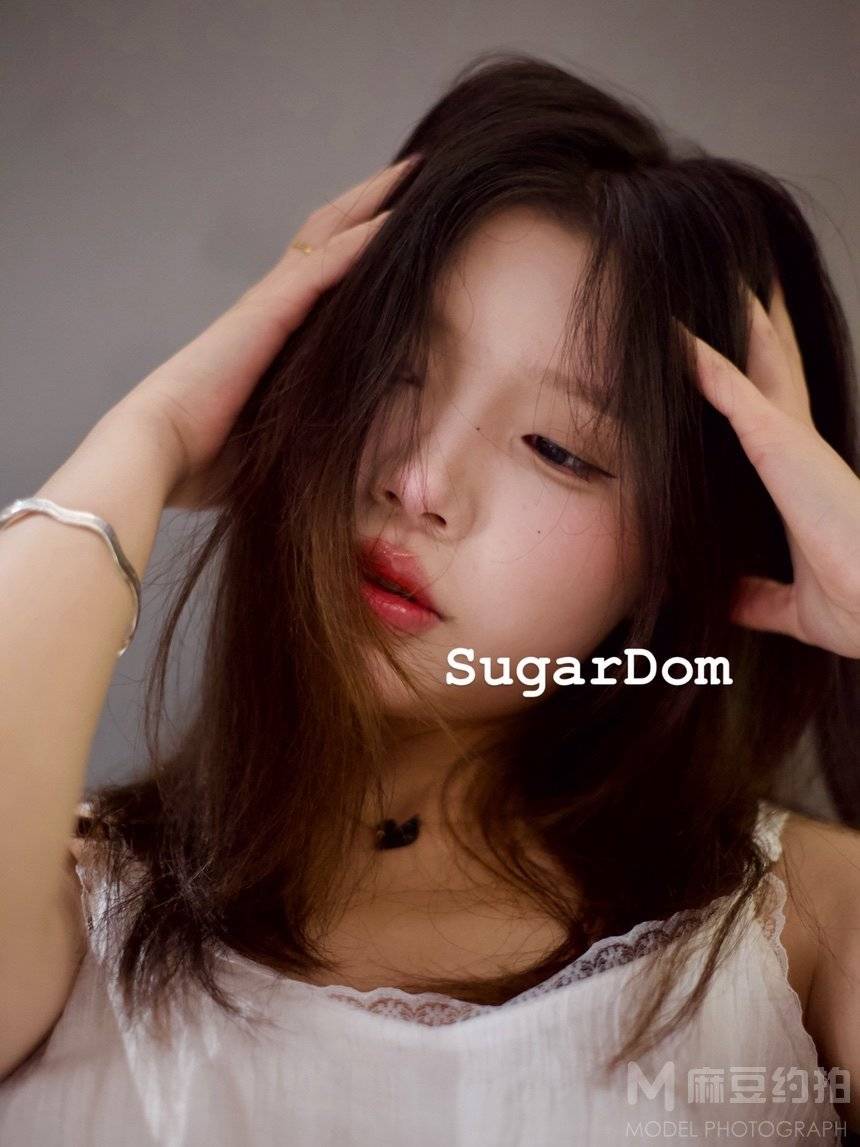 黑白模特