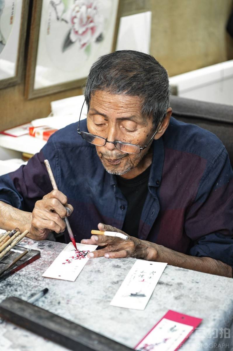 情绪模特