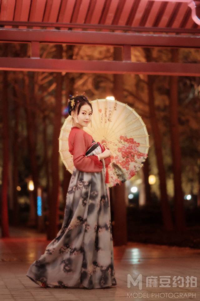 汉服模特