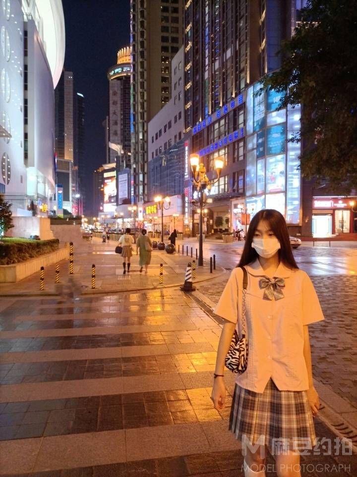校园模特