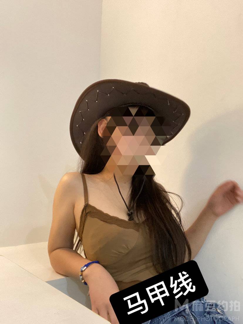 黑白模特