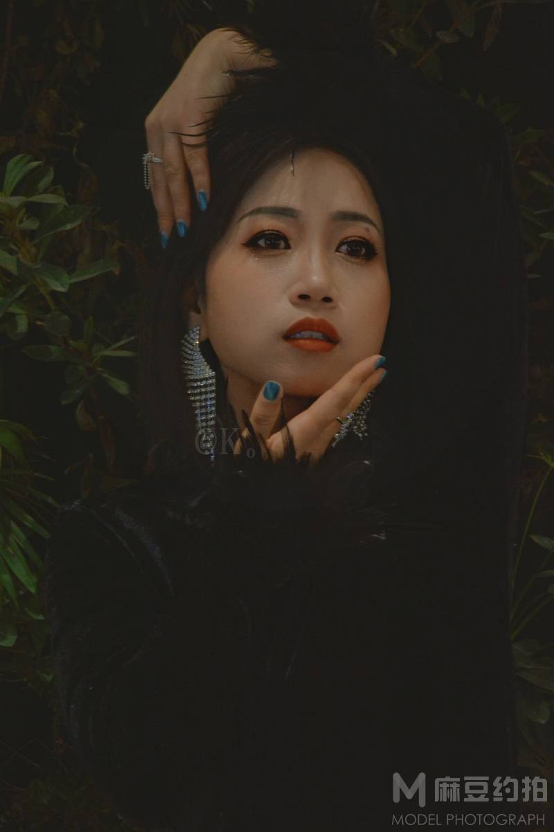 情绪模特